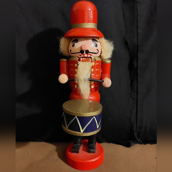 Vintage 9 inch Tall Drummer Nutcracker Figurine - Picture 11 of 13